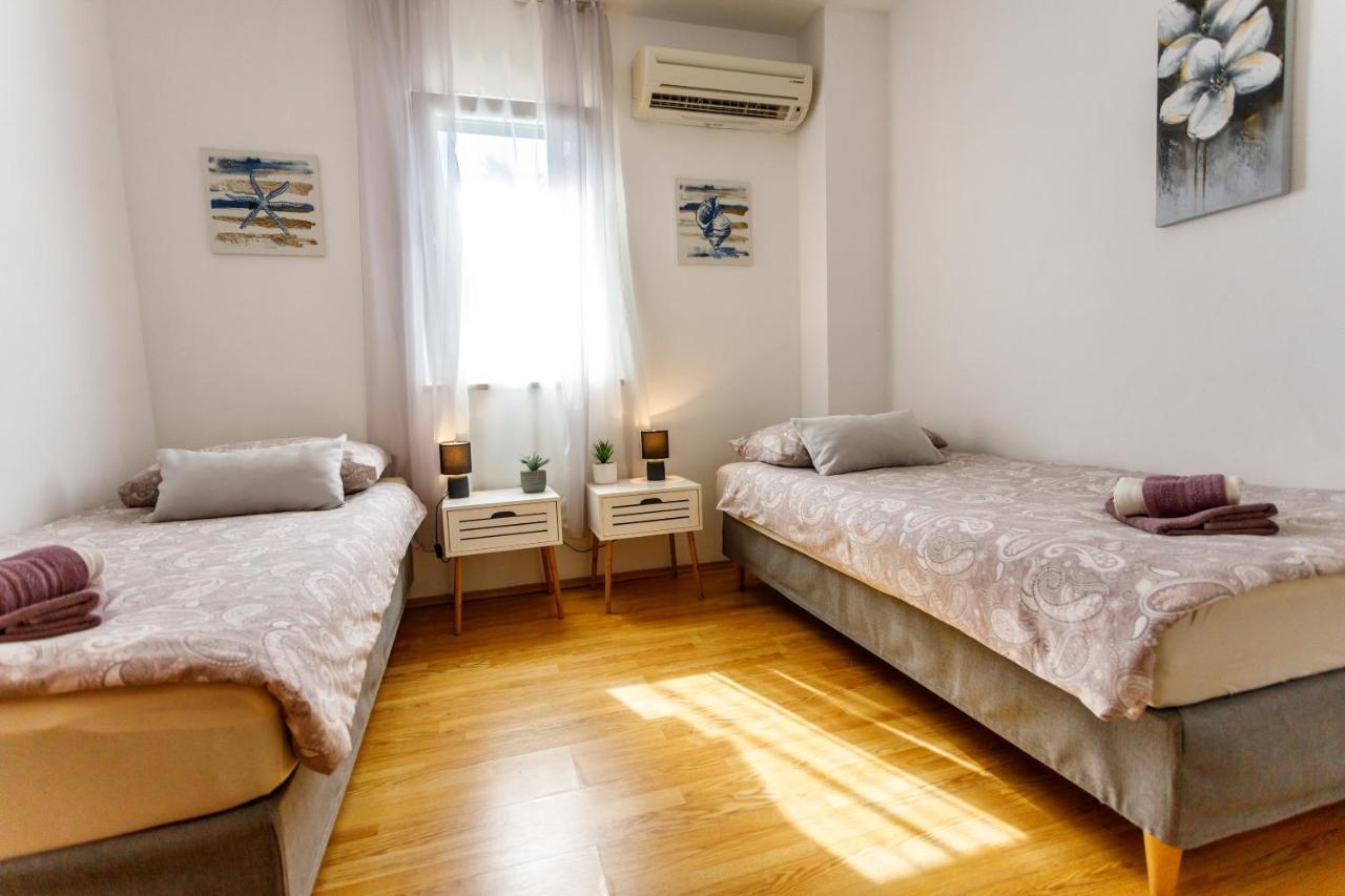 Nono Jure , Private Pool & Sauna Milna  Zewnętrze zdjęcie