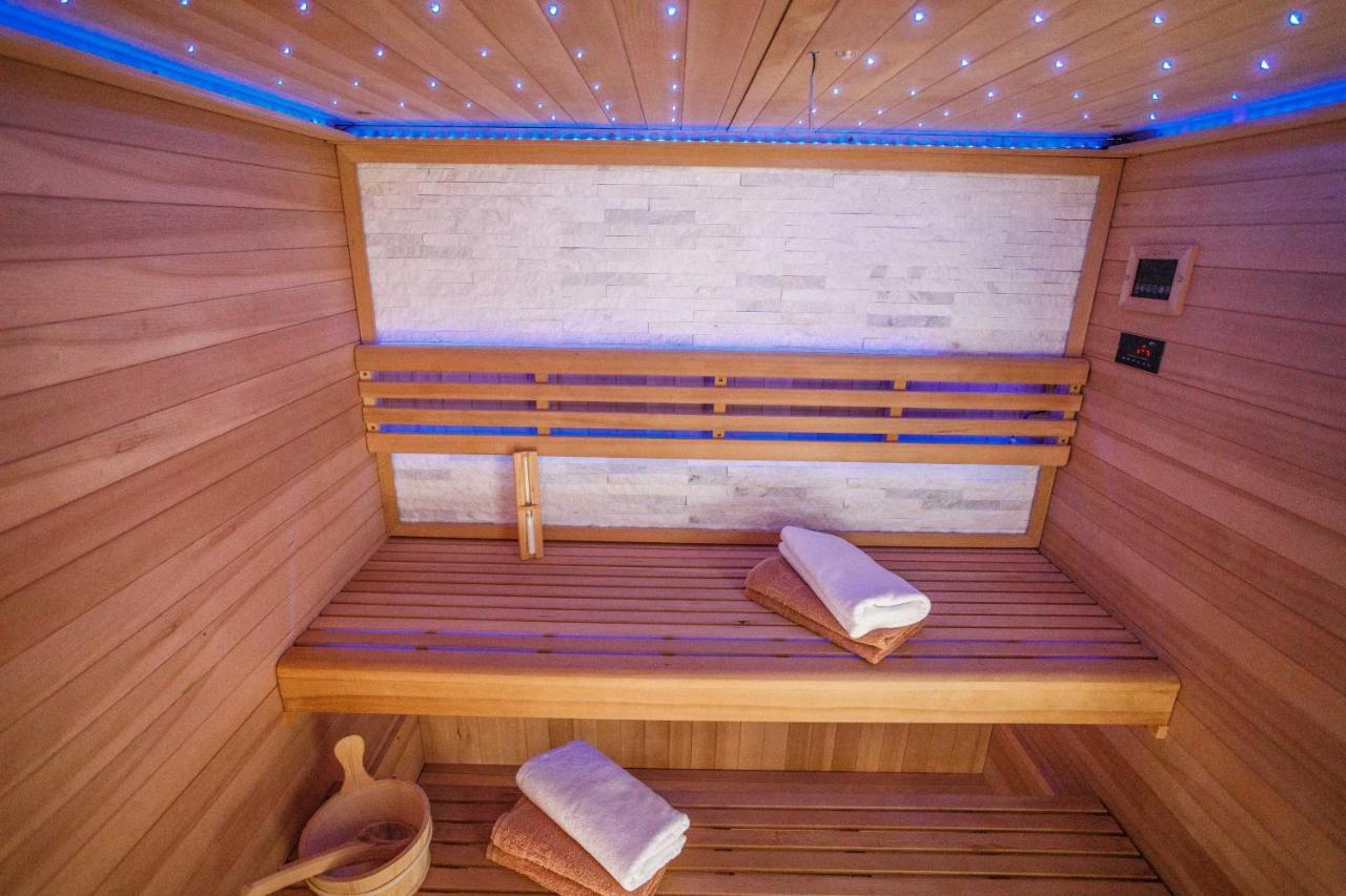 Nono Jure , Private Pool & Sauna Milna  Zewnętrze zdjęcie
