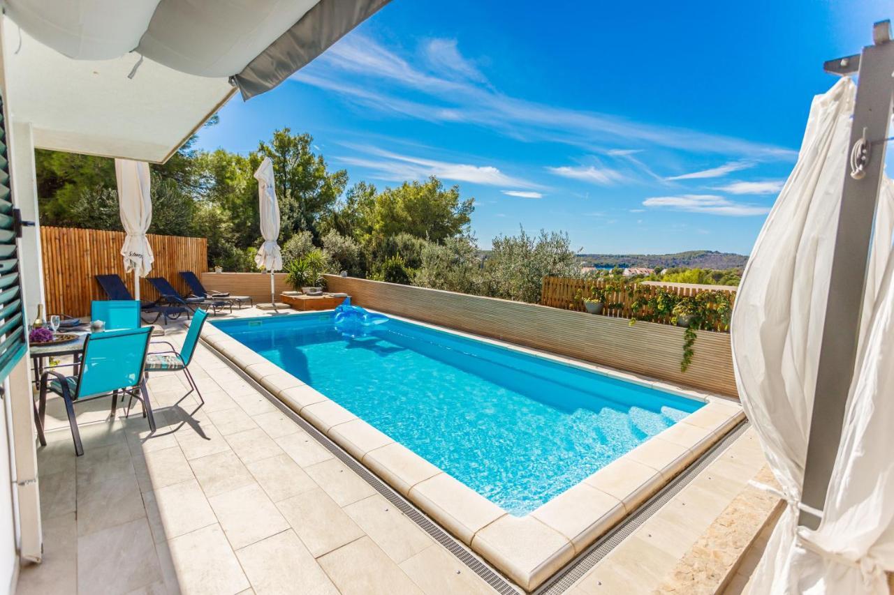 Nono Jure , Private Pool & Sauna Milna  Zewnętrze zdjęcie