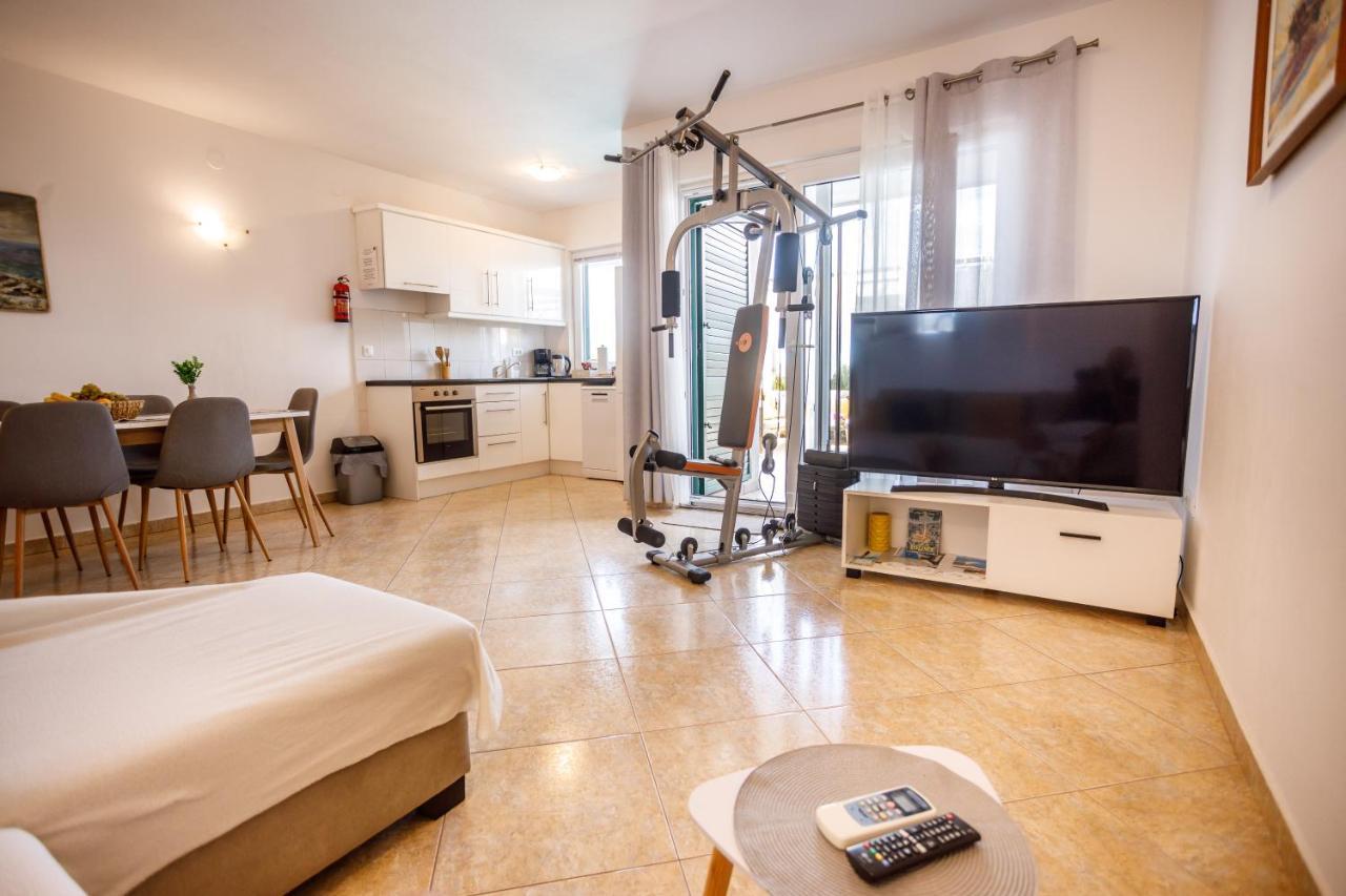 Nono Jure , Private Pool & Sauna Milna  Zewnętrze zdjęcie
